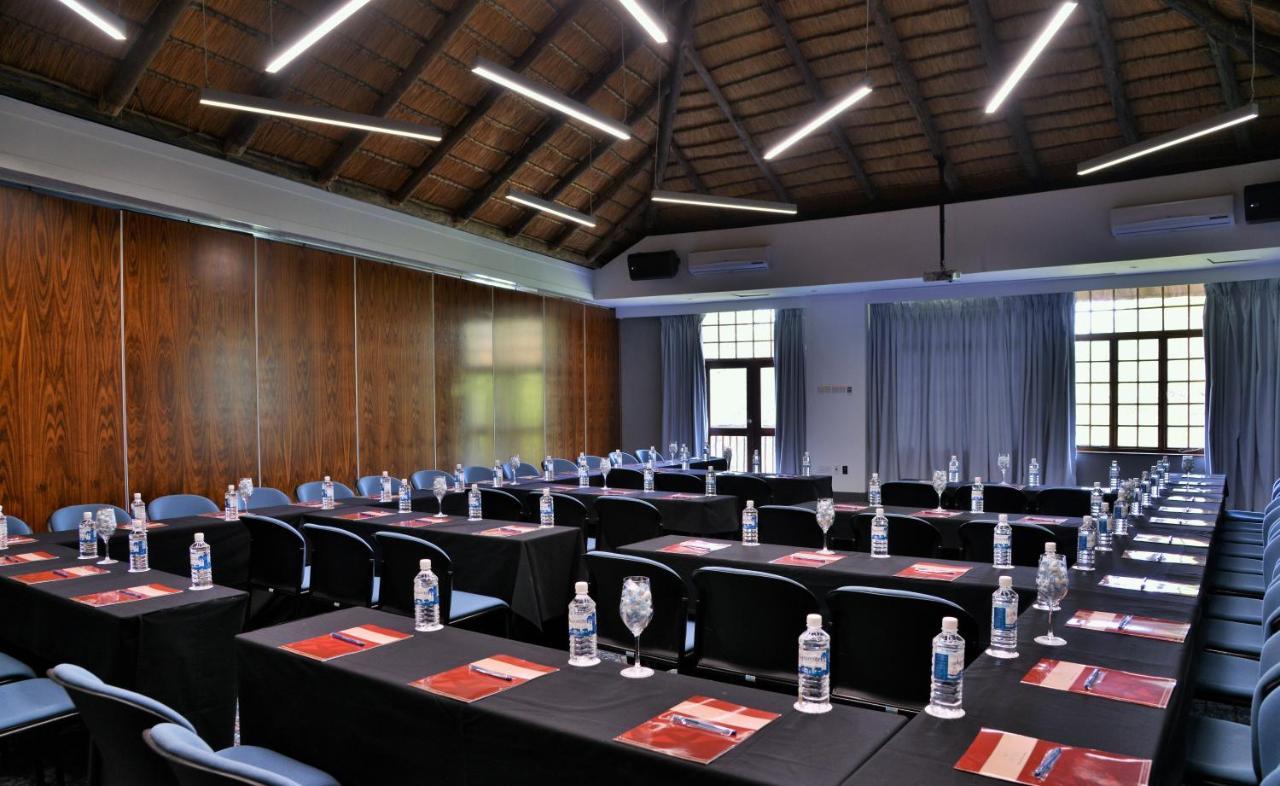 Cresta Mowana Safari Resort & Spa Kasane Exterior photo