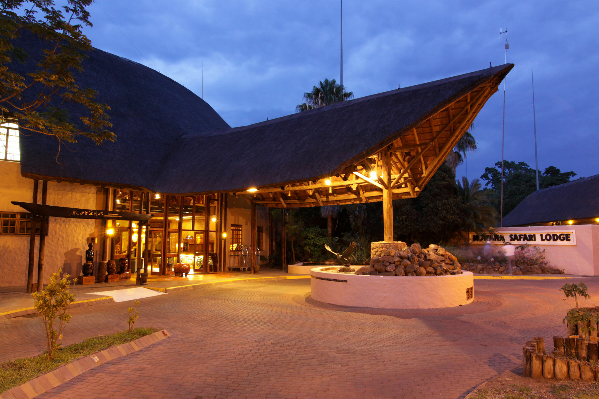 Cresta Mowana Safari Resort & Spa Kasane Exterior photo